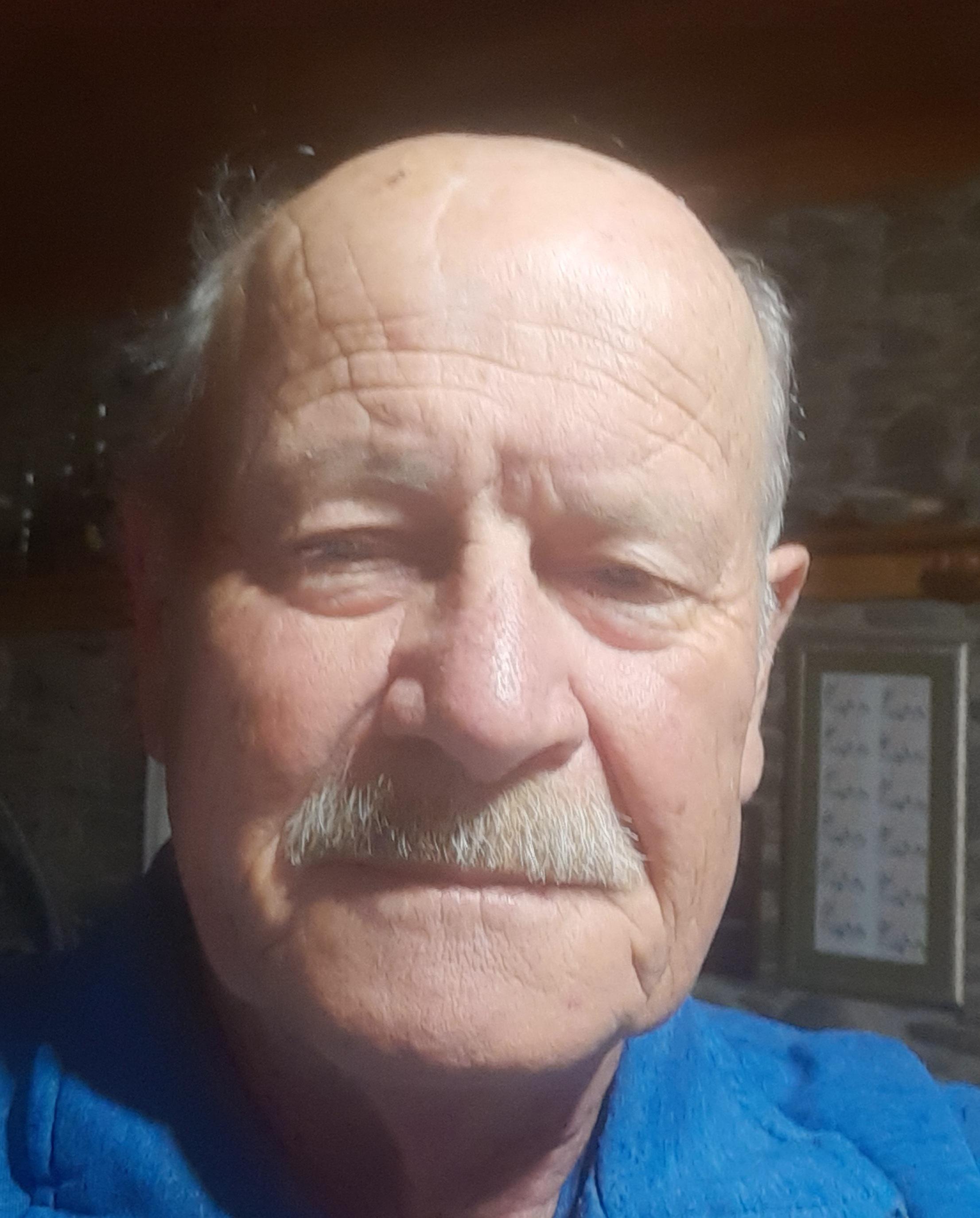 Zi̇ya Kaşlı