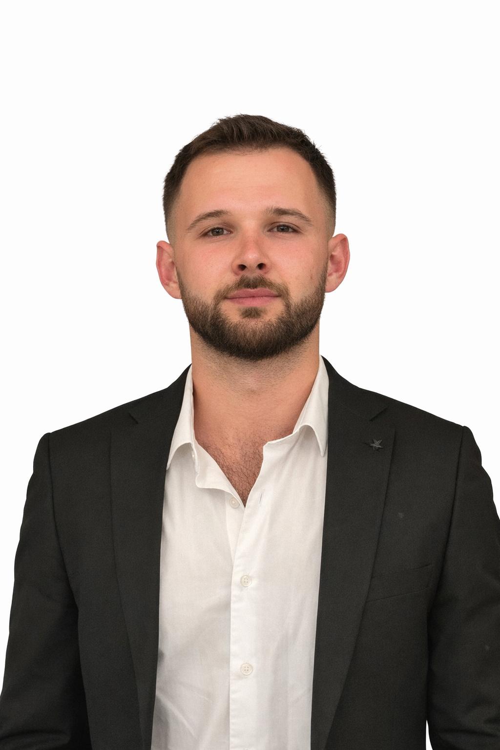 İbrahi̇m Uslukuş